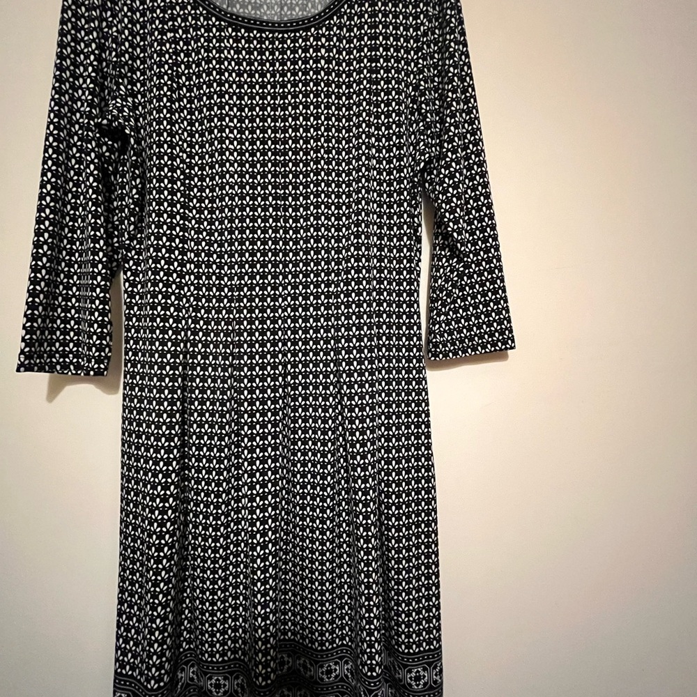 Max Studio Black and White A-Line Dress with 3/4 Sleeves No Size Fits like a Med